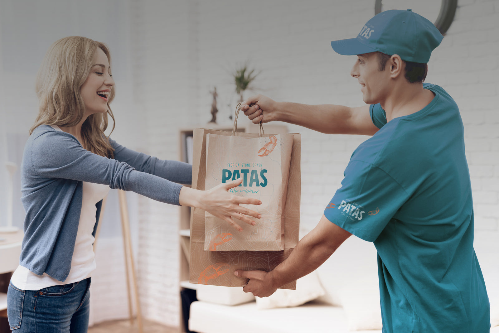 buy fresh stone crab claws same-day delivery in Miami-Dade, Broward, Palm Beach County, US national next day delivery and select international locations.